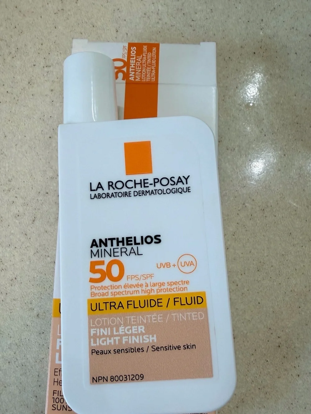 La Roche-Posay Anthelios Mineral 50 SPF Ultra Fluid Tinted Light Finish